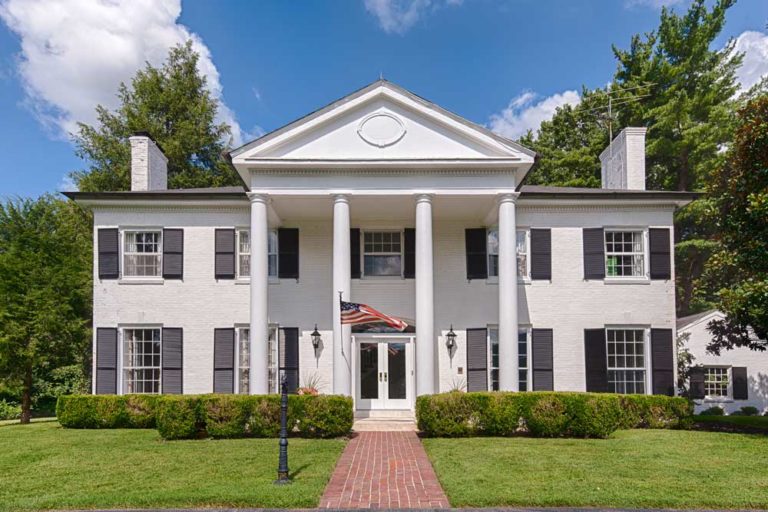 Homes Louisville, Kentucky. Derby Home Rental.